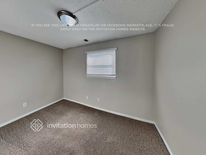 Building Photo - 9764 Columbine Ct