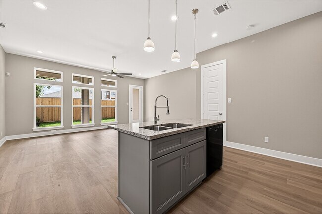 Building Photo - 3514 Runnels St