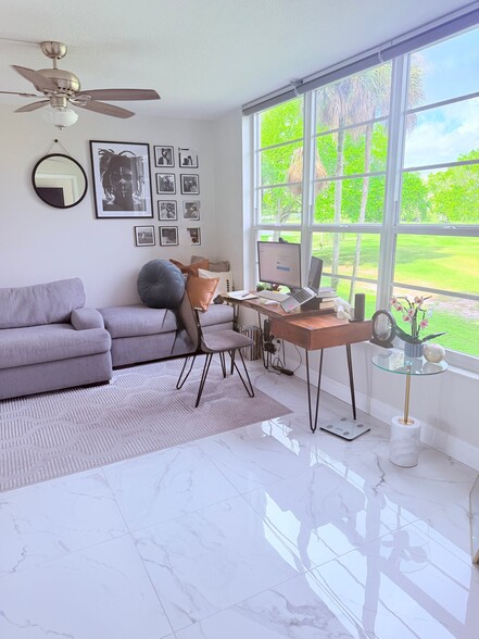 Building Photo - 545 Oaks Ln