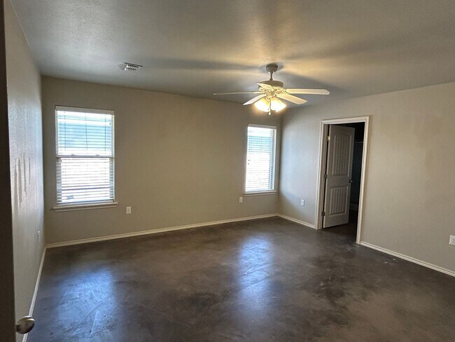 Building Photo - 3211 108th St