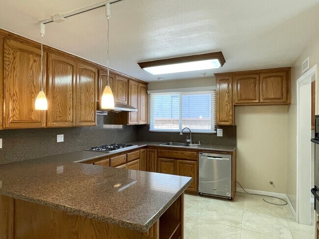 Building Photo - Stunning 4+2 West Hills Home Completely Redone!