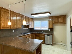 Building Photo - Stunning 4+2 West Hills Home Completely Redone!