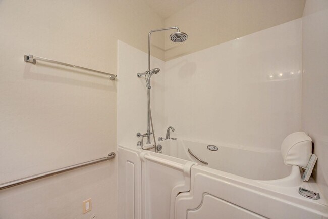 Building Photo - Sun City Aliante - Single Family Home