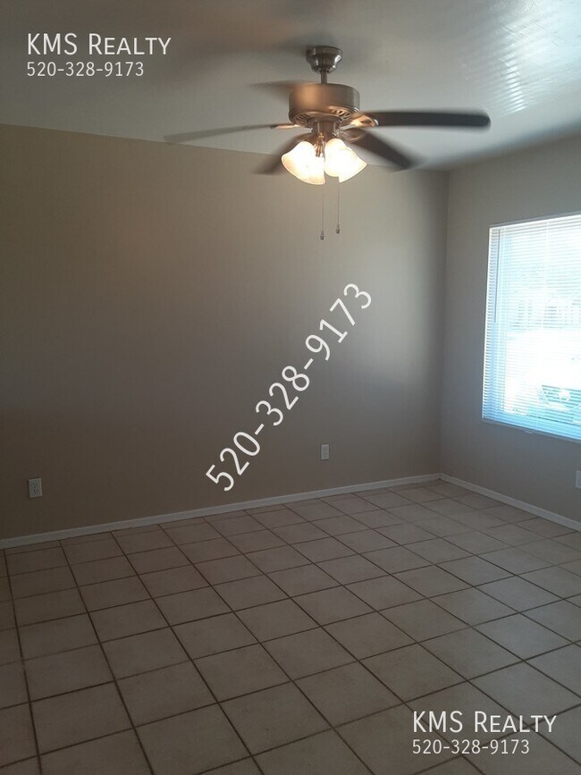 Building Photo - 7271 E Bellingham Dr