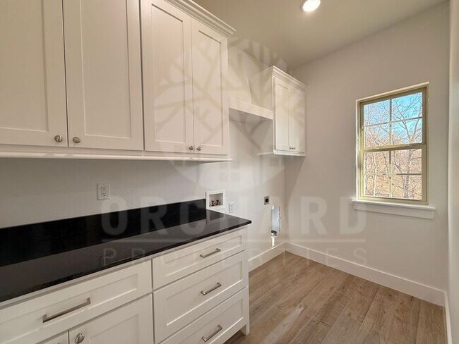 Building Photo - Bella Vista Single-Family Home- 3 Bed/ 2 Bath- Beautiful Cheston Plan