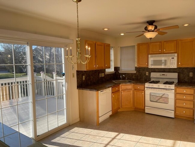 Building Photo - 1588 Kennington Ln