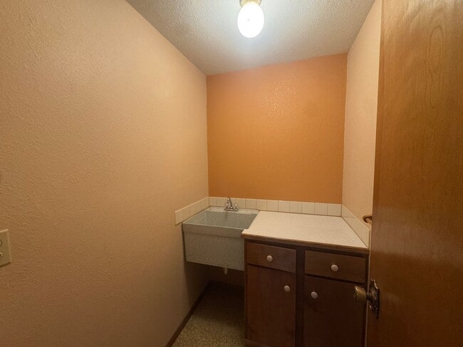 Building Photo - Charming 3 Bed, 3 Bath Home in Spokane Val...