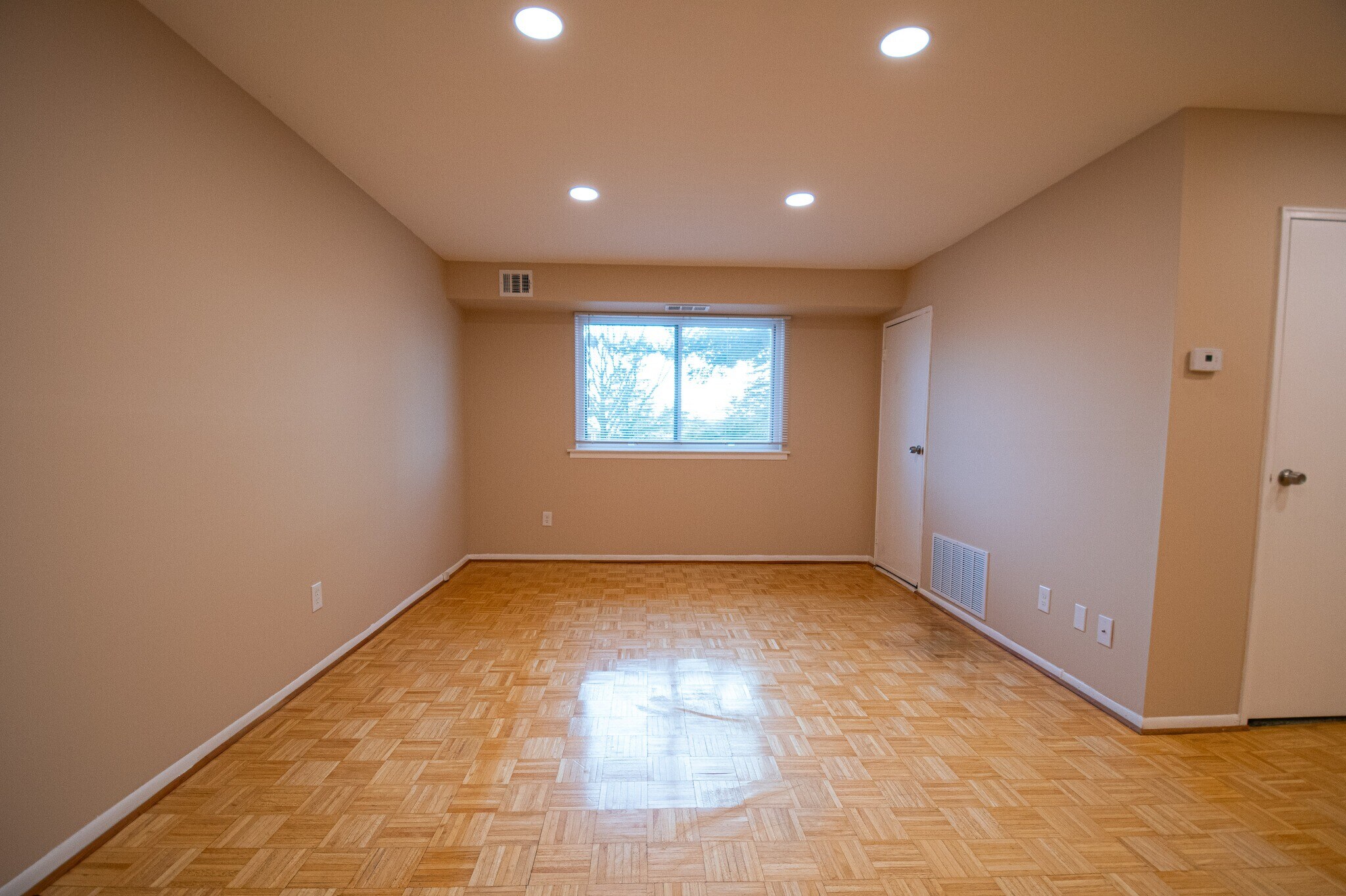 Building Photo - 9921 Bustleton Ave