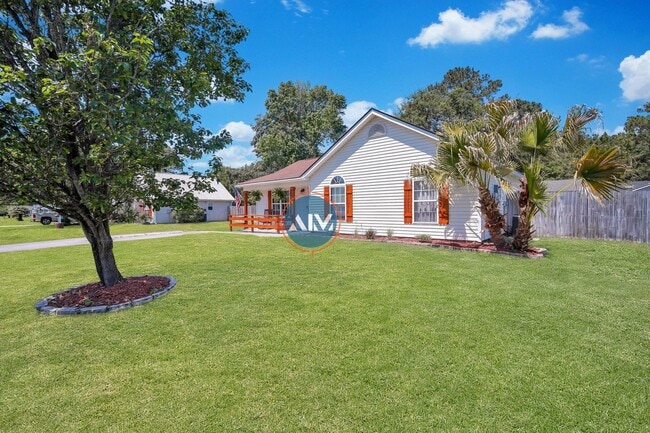 Building Photo - Beautiful 3 Bed 2 Bath Home located in his...