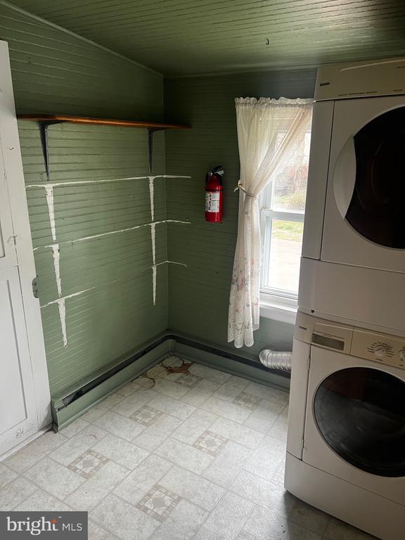 Building Photo - 125 Tilton St