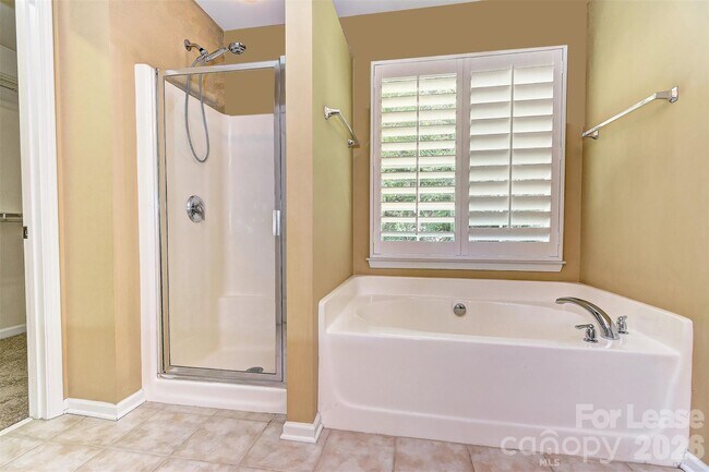 Building Photo - 10218 Blakeney Preserve Dr