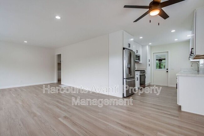 Building Photo - 523 S Barnwell St