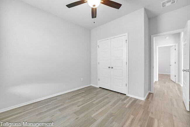 Building Photo - A Blend of Modern Luxury and Comfort