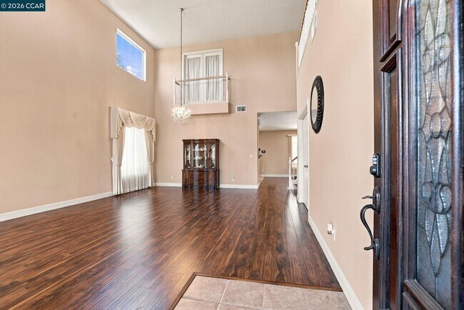 Building Photo - 204 Millbrook Dr