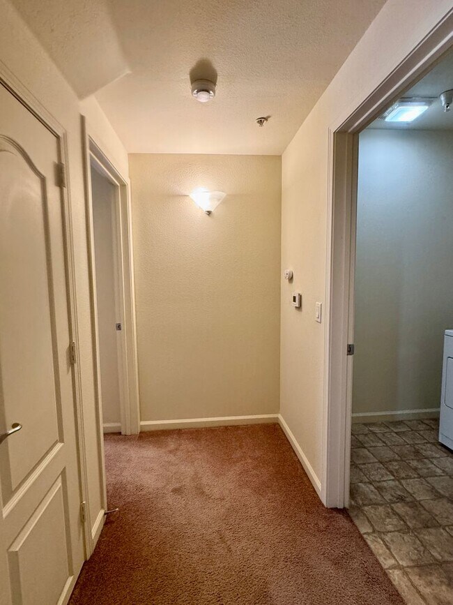 Building Photo - Welcome Home To This Adorable North Natomas Condo!