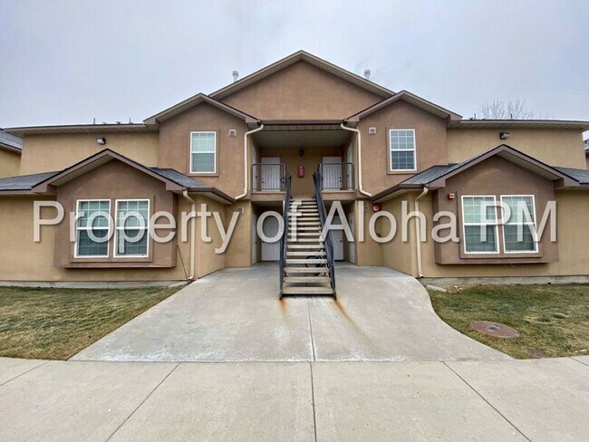 Primary Photo - 1033 W Pine Ave
