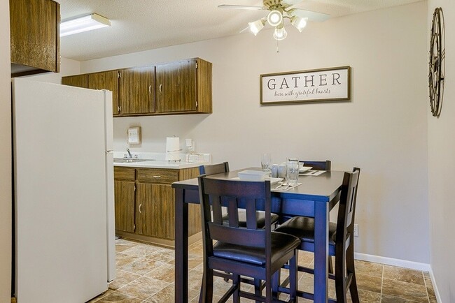 One Bedroom A (Traditional) - 1 Bed / 1 Bath - 720 Sq.Ft. - Ruskin Place