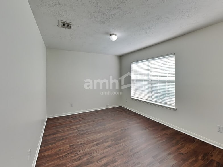 Building Photo - 3903 Hawthorne Glen Ct