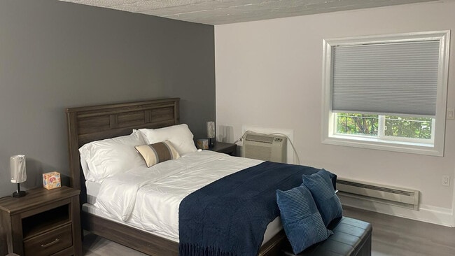 Building Photo - 30 US-9W