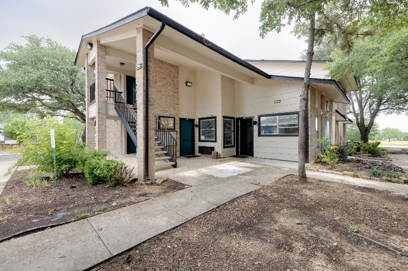 Building Photo - 525 Jones Ave