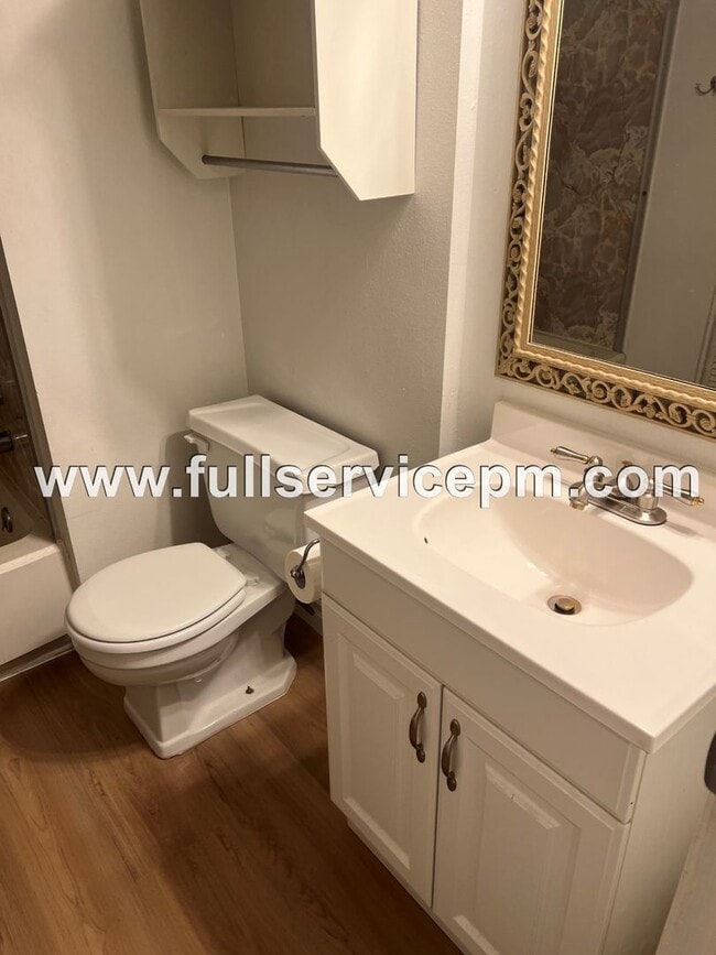 Building Photo - Large condo w/ sauna