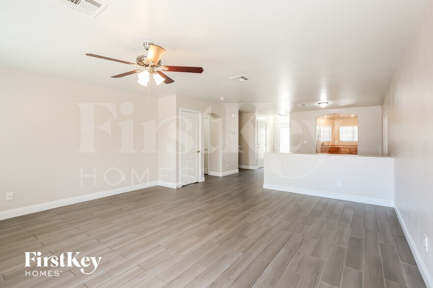 Building Photo - 705 Picasso Picture Ct