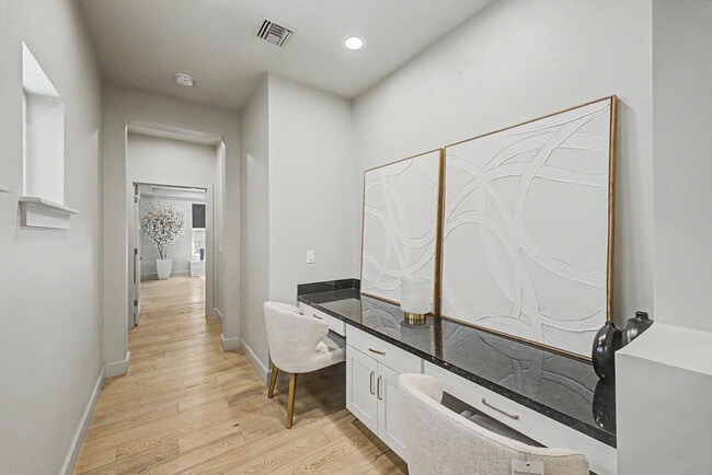 Building Photo - 3414 N 44th Pl