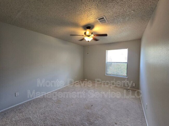 Building Photo - 1309 Southport Dr