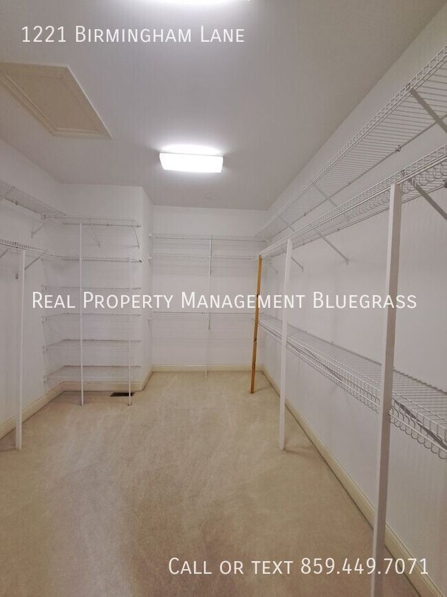 Building Photo - 1221 Birmingham Ln