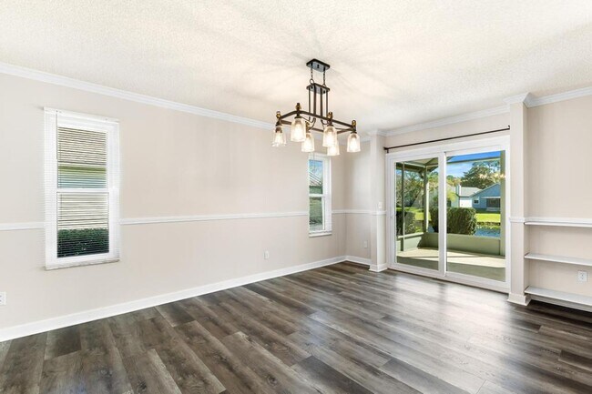Building Photo - Charming Waterfront Home in Southside