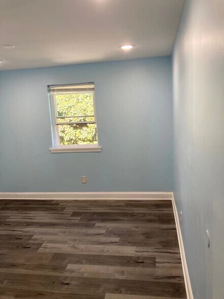 bedroom 1 - 3219 Hamilton St