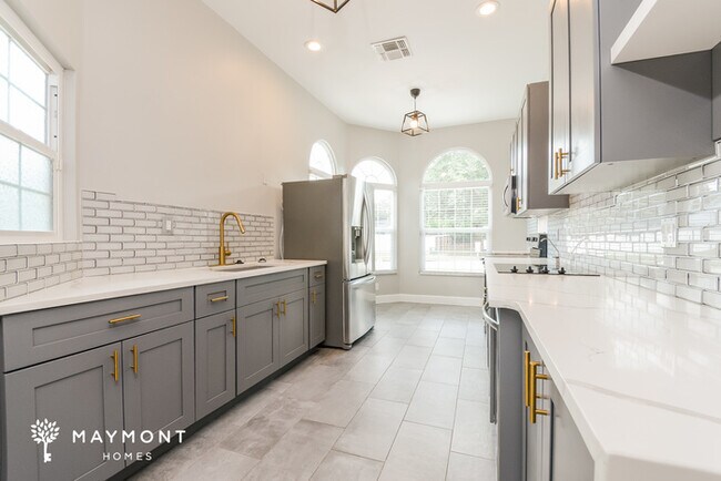 Building Photo - 1318 Oak Grove Ct