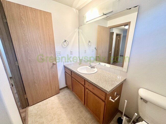 Building Photo - 3-Bedroom, 2-Bathroom Row House Near Alber...