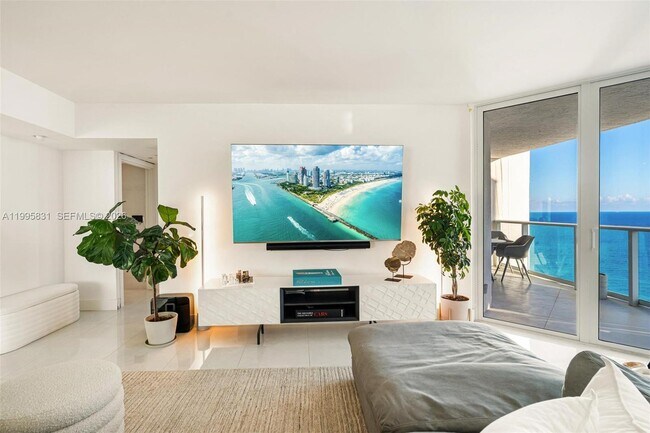 Building Photo - 16485 Collins Ave