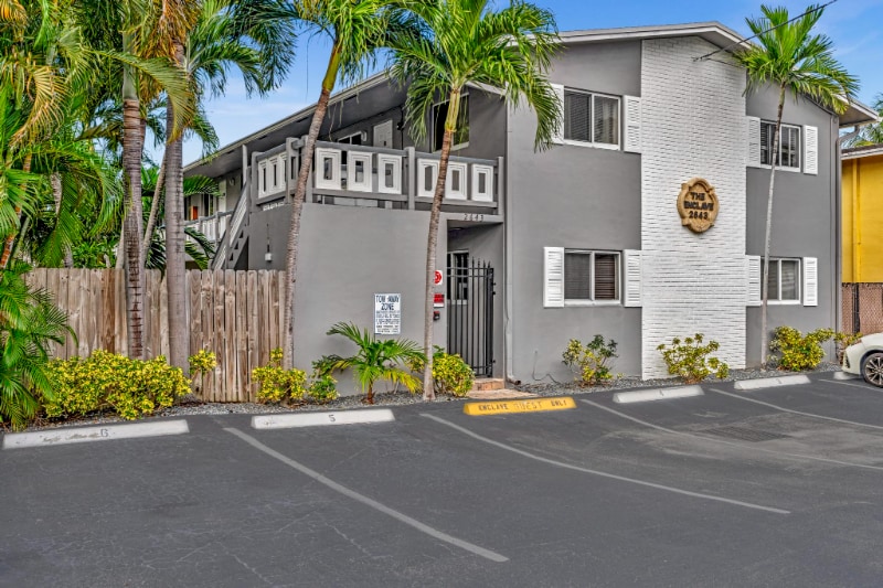 Building Photo - 2881 N Oakland Forest Dr