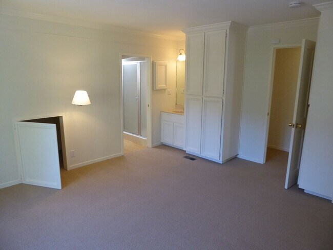 Building Photo - SPACIOUS FOUR BEDROOM / THREE AND HALF BAT...
