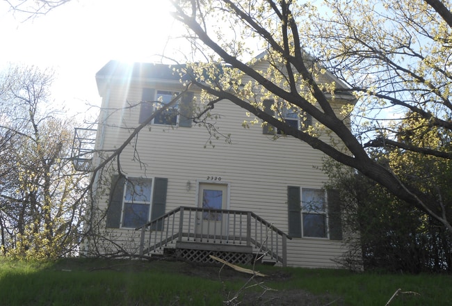 Primary Photo - 2 bed 1 bath near UWEC area!