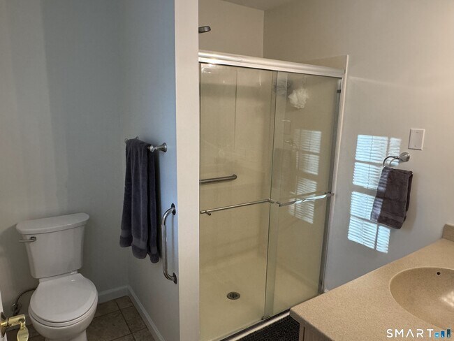 Building Photo - 15 Brookfield Dr