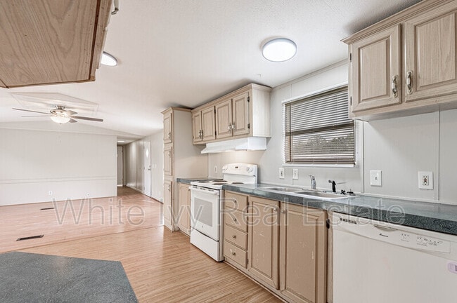 Building Photo - 1345 FM 405 Rd
