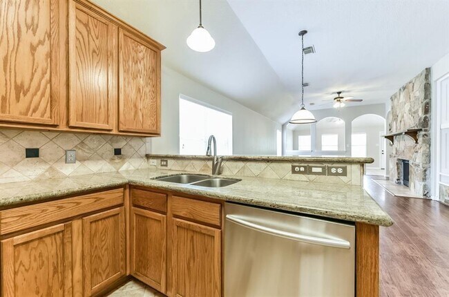 Building Photo - 15723 Chapel Lake Dr