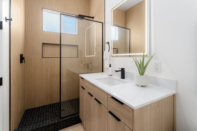 Building Photo - Private yard, Luxurious New Build, Laundry and MORE