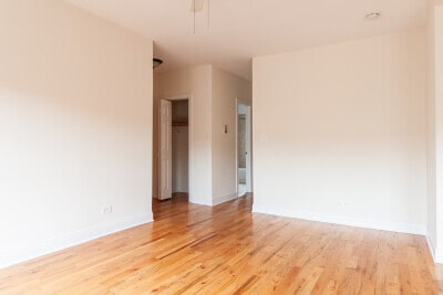 Building Photo - 640 W Cornelia Ave