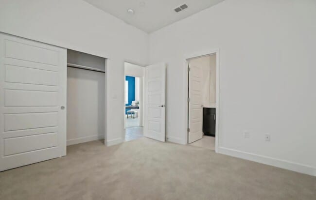 Building Photo - Gorgeous 4 bedroom 3 bath in Northlake