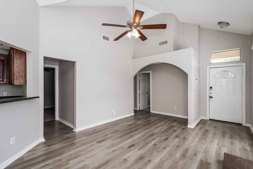 Building Photo - 6721 Rhea Ridge Dr