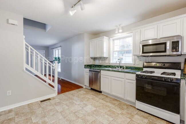 Building Photo - 5200 Parrish Creek Dr