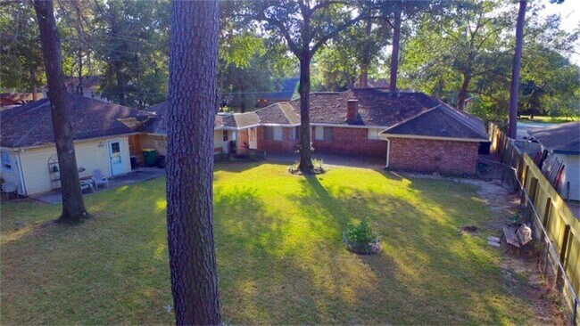 Building Photo - 25602 Oakhurst Dr
