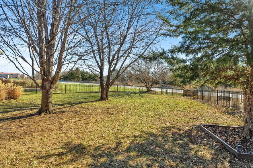 Building Photo - 1522 Legend Trail Dr