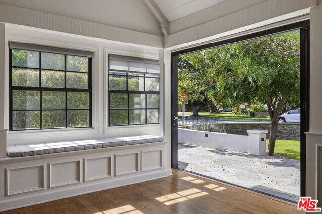 Building Photo - 4316 N Clybourn Ave