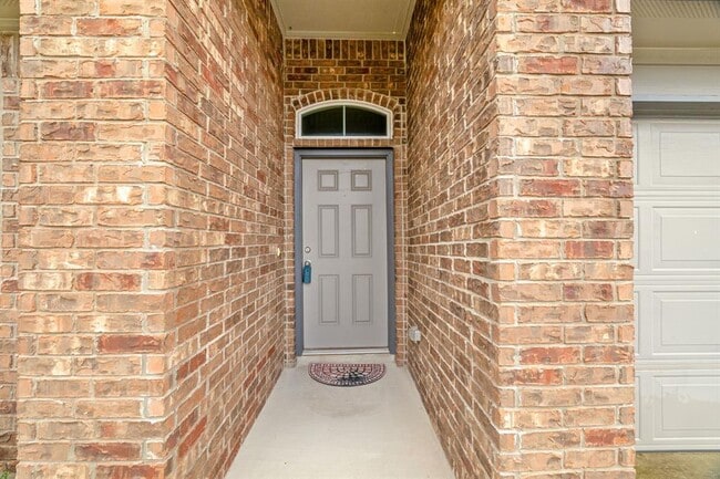 Building Photo - 1509 Birmingham Dr