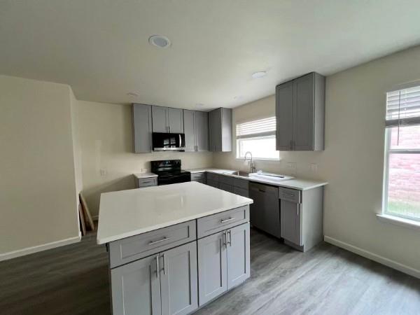Building Photo - 9221 Goldenview Dr